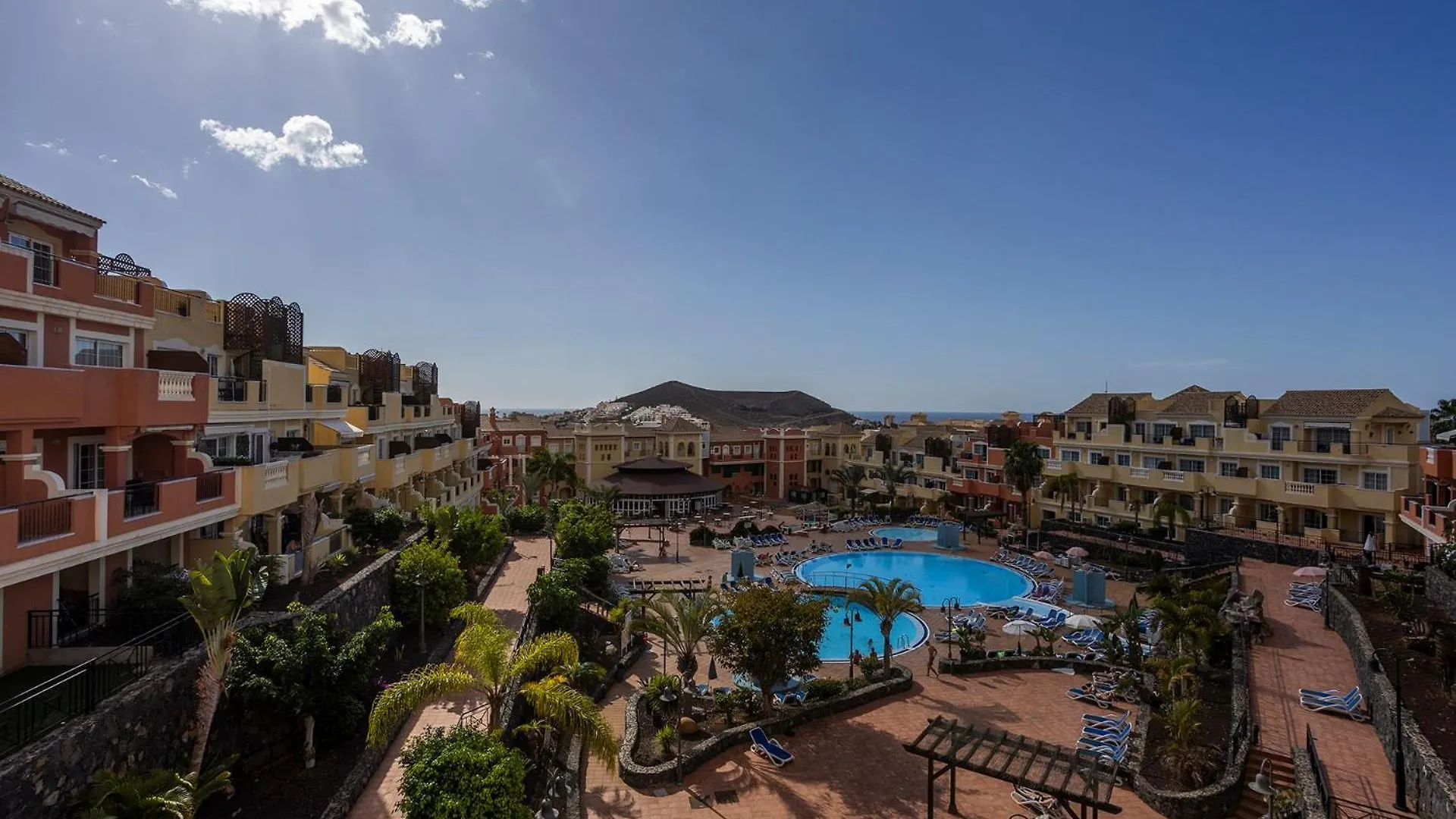Emilia - Los Cristianos, Heated Pool, Spacious Terrace, Fibre Net, Tv Channels 公寓 洛斯克里斯蒂亚诺斯