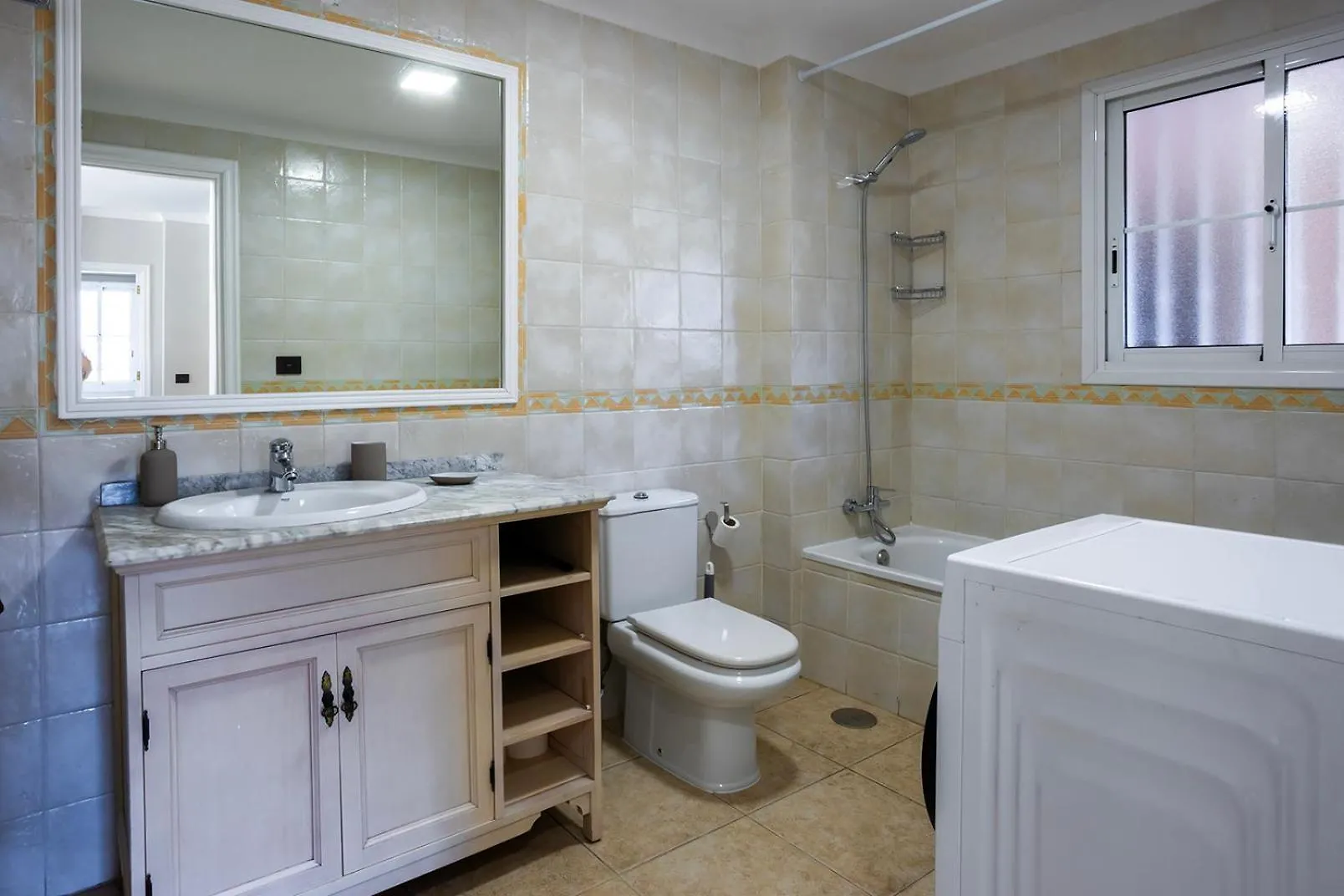 Emilia - Los Cristianos, Heated Pool, Spacious Terrace, Fibre Net, Tv Channels 西班牙