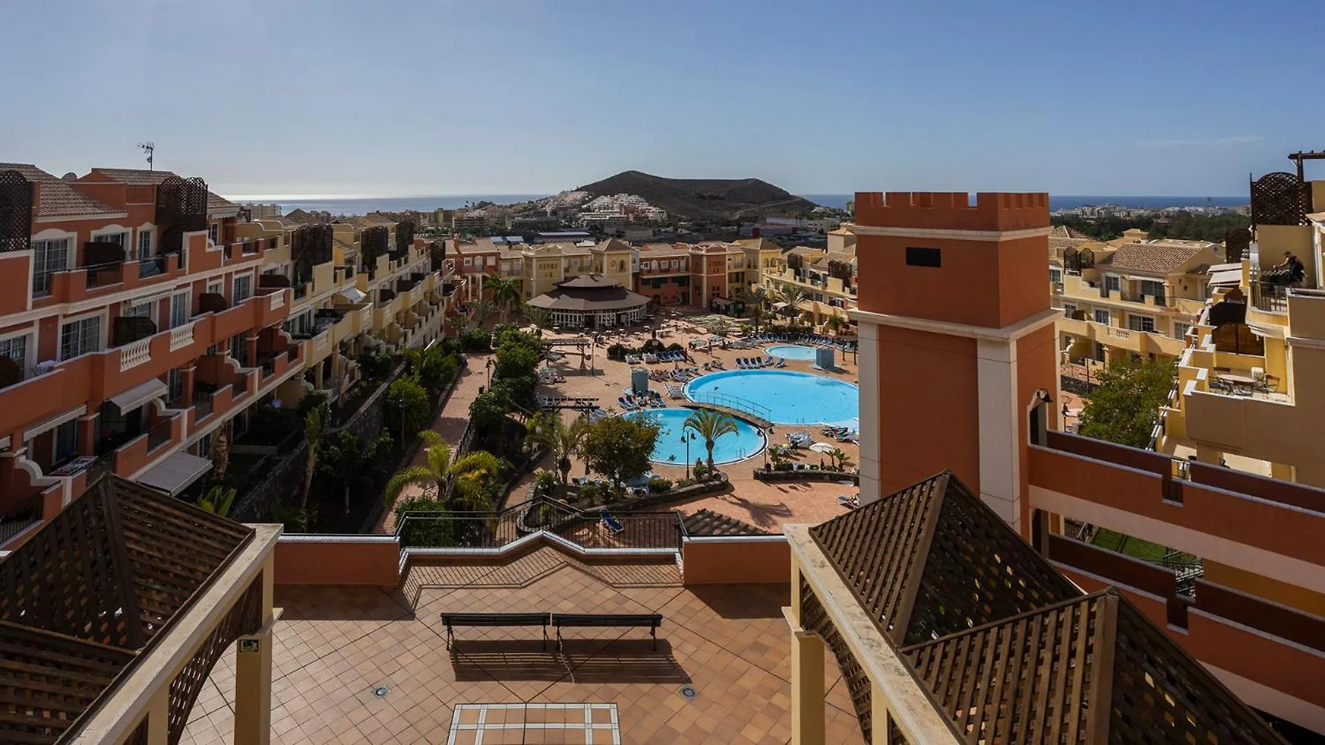 Emilia - Los Cristianos, Heated Pool, Spacious Terrace, Fibre Net, Tv Channels 公寓