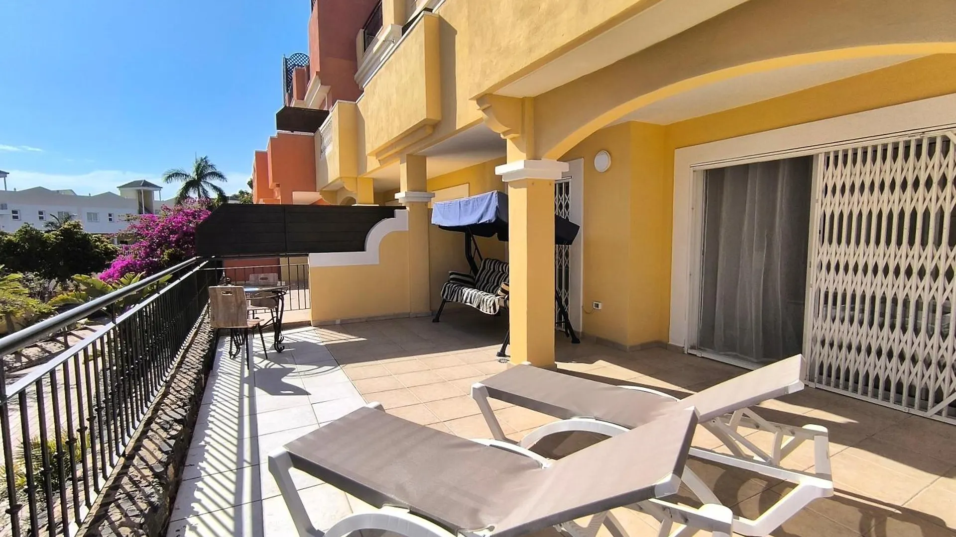 Emilia - Los Cristianos, Heated Pool, Spacious Terrace, Fibre Net, Tv Channels 0*, 洛斯克里斯蒂亚诺斯