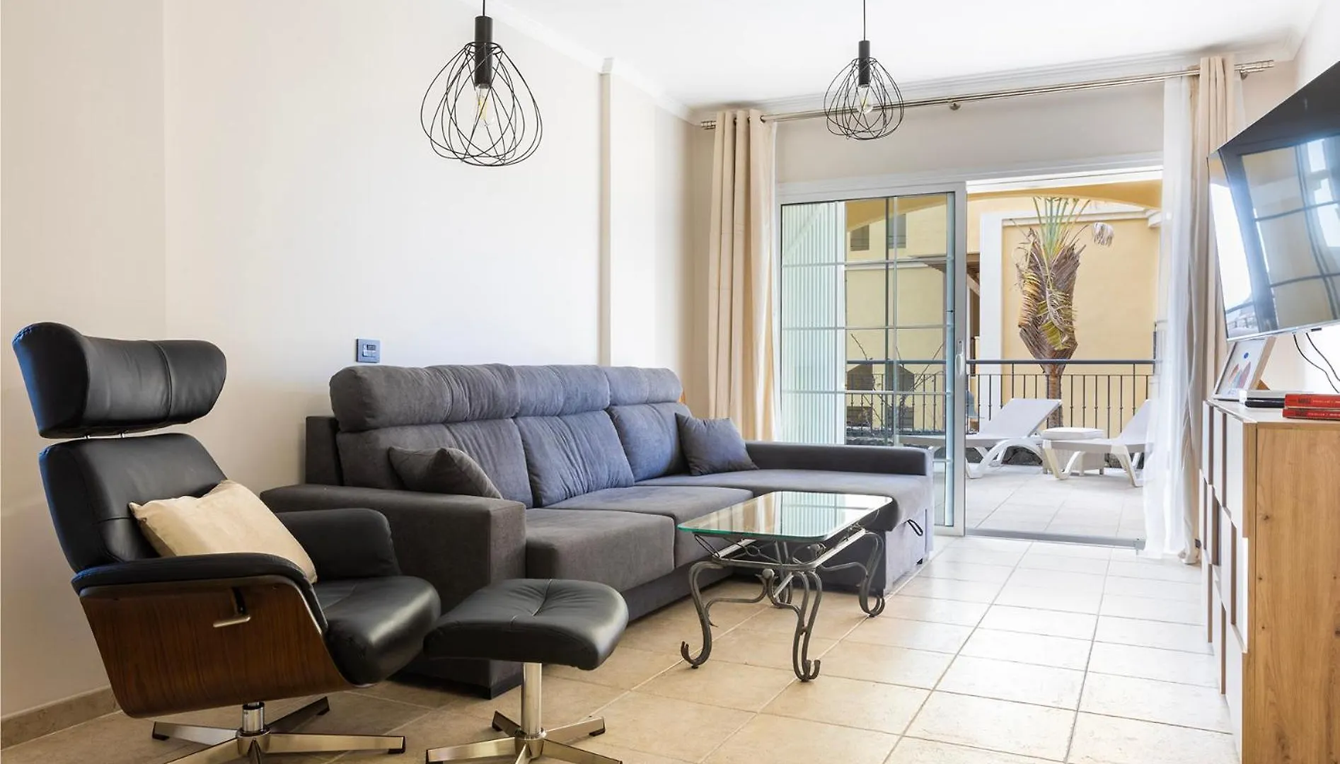 Emilia - Los Cristianos, Heated Pool, Spacious Terrace, Fibre Net, Tv Channels 0*, لوس كريستيانوس